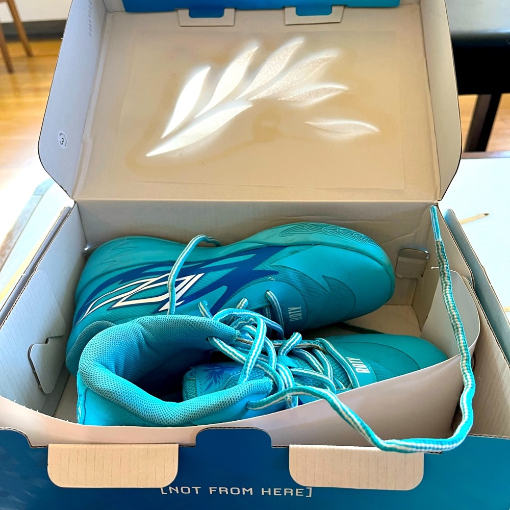 PUMA MELO ROTY basketball sneakers